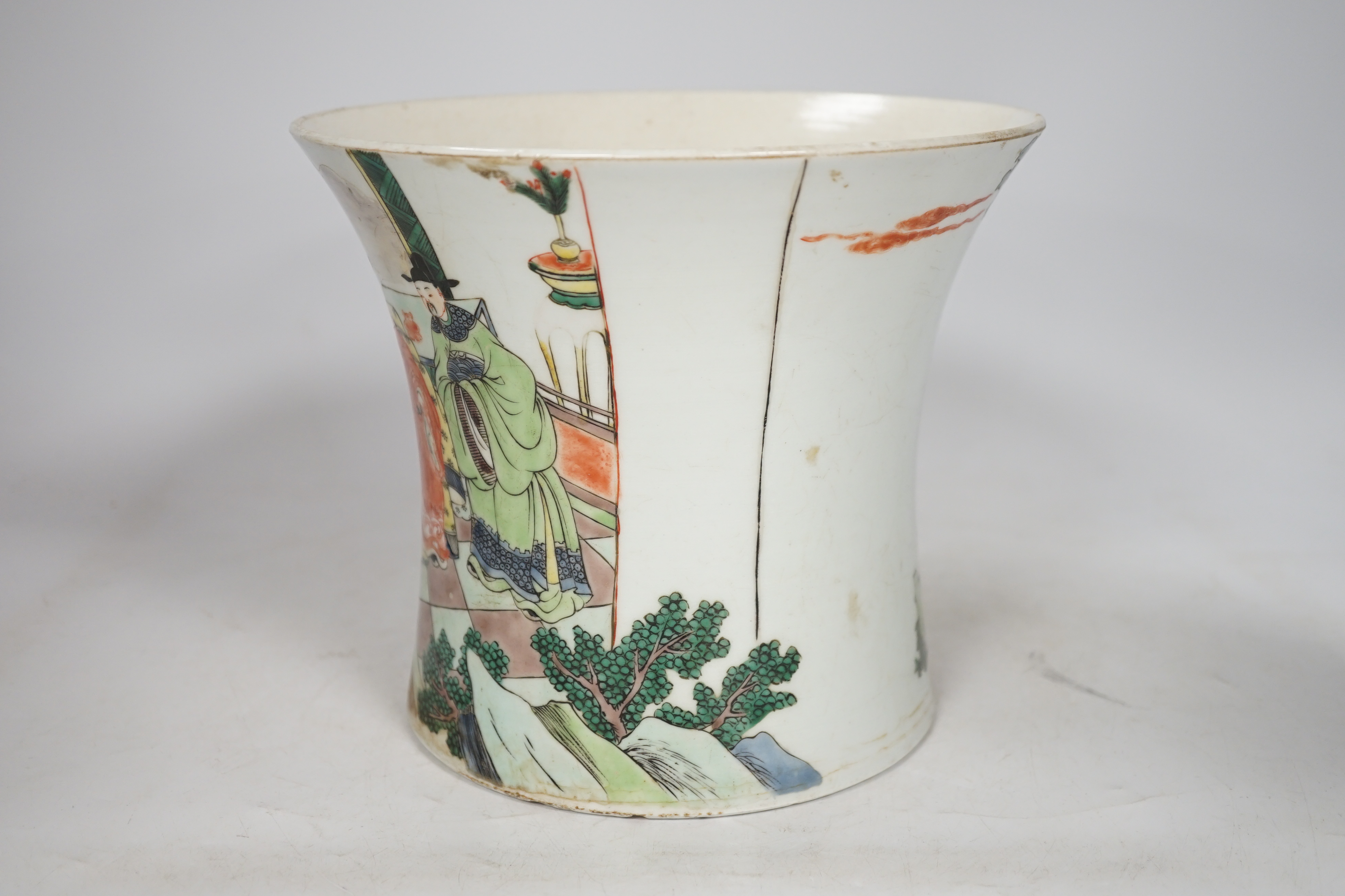 A Chinese famille verte waisted brushpot, 18cm high. Condition - good